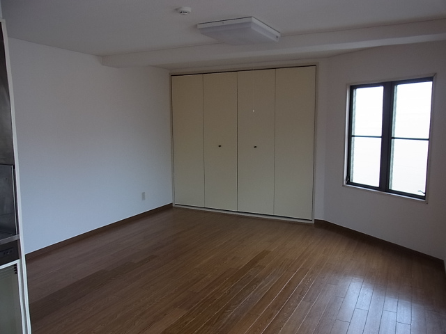 お部屋は広々